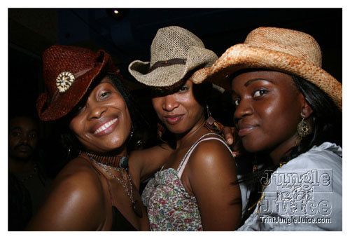 gyal_farm_ny_apr08-021