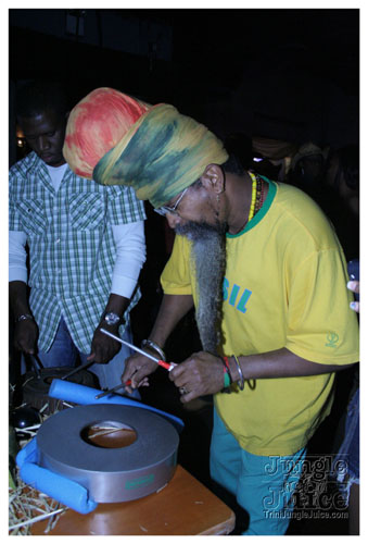 gyal_farm_ny_apr08-040