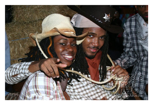 gyal_farm_ny_apr08-094