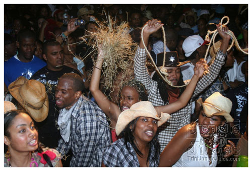 gyal_farm_ny_apr08-113