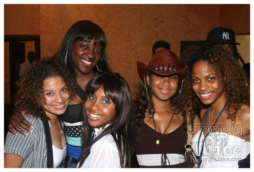 gyal_farm_ny_apr08-142