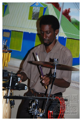 imij_and_co_unplugged_may08-017