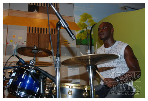 imij_and_co_unplugged_may08-020