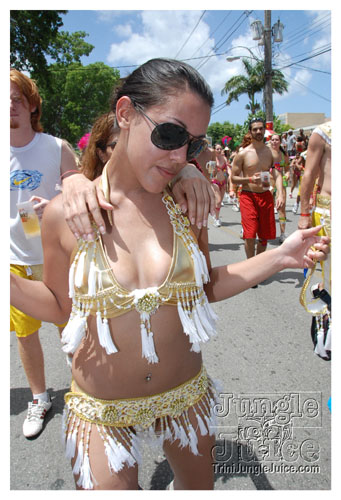 kadooment_day_2008_pt1-010