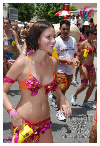 kadooment_day_2008_pt1-011