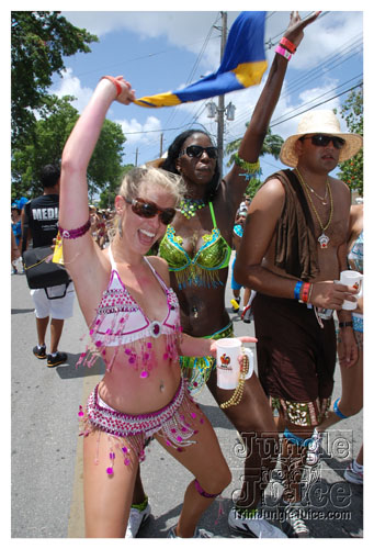 kadooment_day_2008_pt1-022