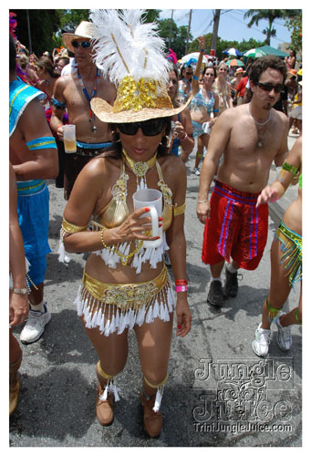 kadooment_day_2008_pt1-044