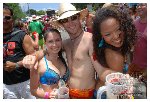 kadooment_day_2008_pt1-053