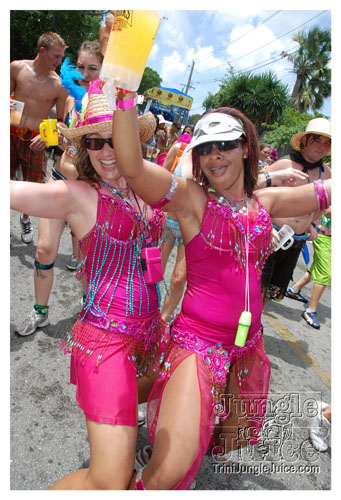 kadooment_day_2008_pt1-056