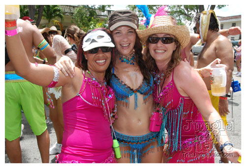 kadooment_day_2008_pt1-059