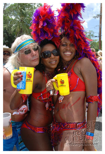 kadooment_day_2008_pt1-073