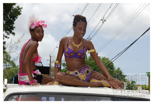 kadooment_day_2008_pt1-099