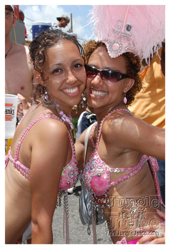 kadooment_day_2008_pt2-006