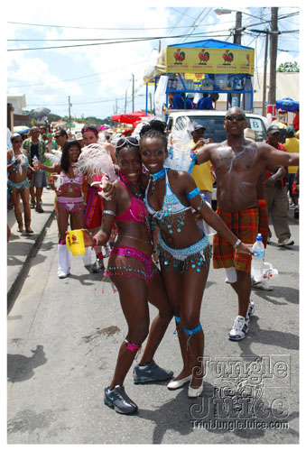 kadooment_day_2008_pt2-025