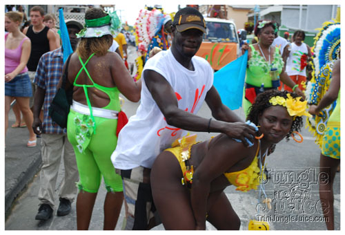 kadooment_day_2008_pt2-030