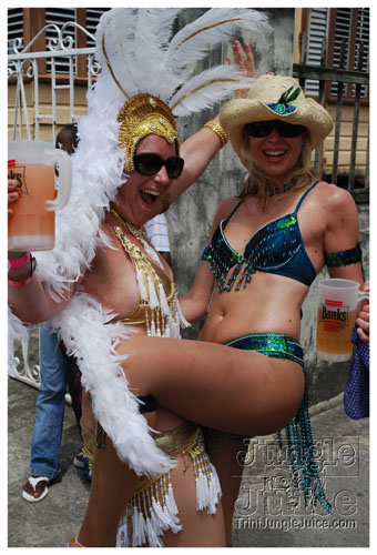 kadooment_day_2008_pt2-032