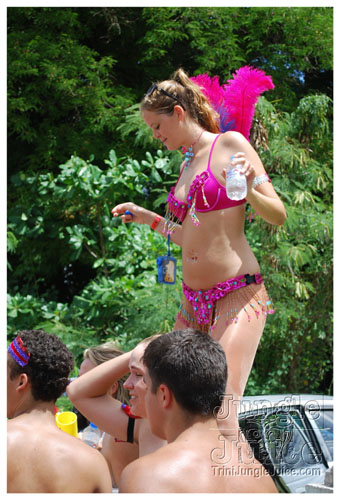 kadooment_day_2008_pt2-035