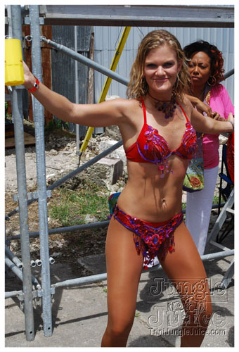 kadooment_day_2008_pt2-039