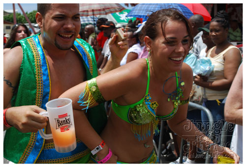 kadooment_day_2008_pt2-043