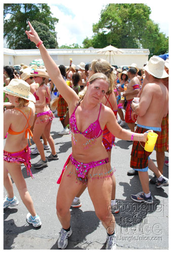 kadooment_day_2008_pt2-044