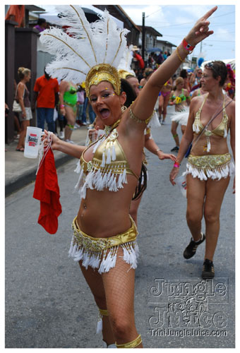 kadooment_day_2008_pt2-048