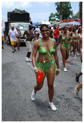 kadooment_day_2008_pt2-068