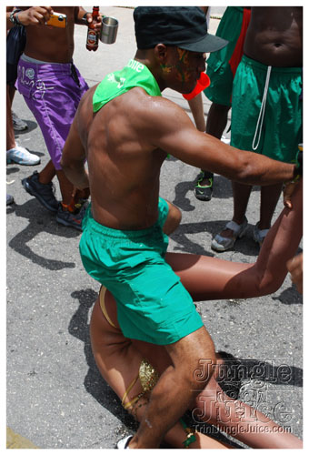 kadooment_day_2008_pt2-075