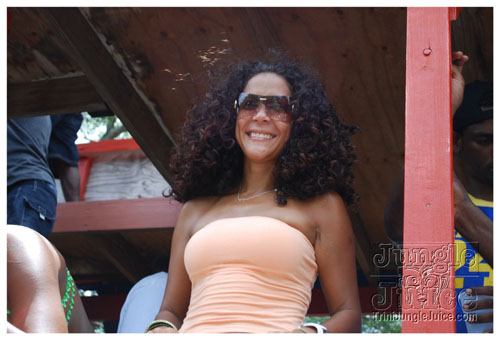 kadooment_day_2008_pt2-088