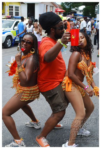 kadooment_day_2008_pt2-090