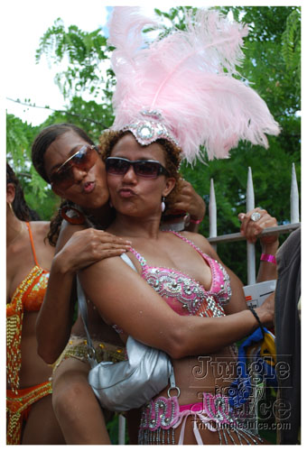 kadooment_day_2008_pt2-094