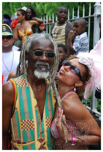 kadooment_day_2008_pt2-095