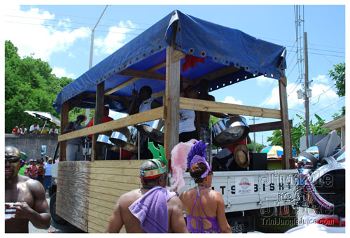 kadooment_day_2008_pt2-119