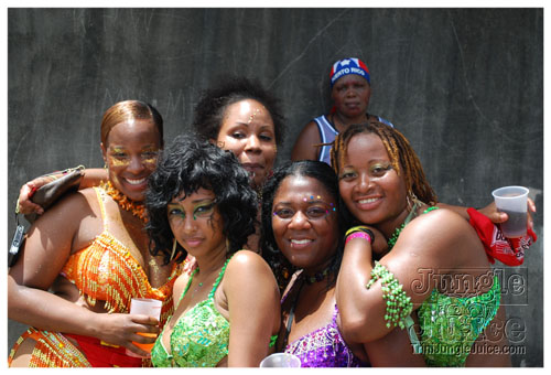 kadooment_day_2008_pt2-128