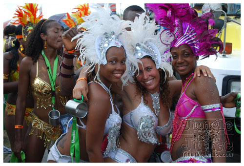 kadooment_day_2008_pt2-137
