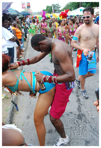 kadooment_day_2008_pt2-138
