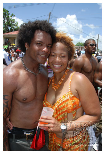 kadooment_day_2008_pt2-144