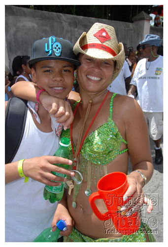 kadooment_day_2008_pt2-151