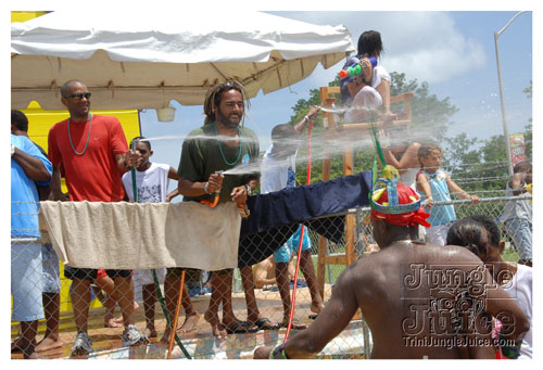 kadooment_day_2008_pt2-194