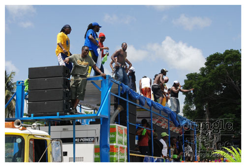 kadooment_day_2008_pt2-197