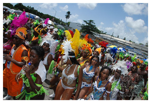 kadooment_day_2008_pt2-205