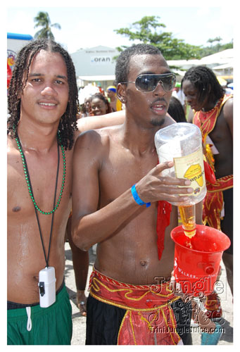 kadooment_day_2008_pt2-211