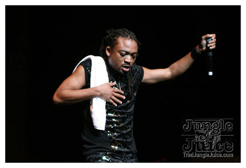 machel_montano_msg_2008-024