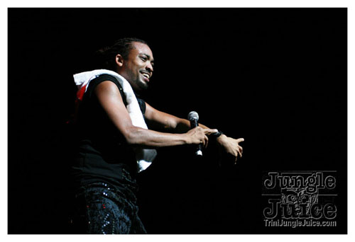 machel_montano_msg_2008-037