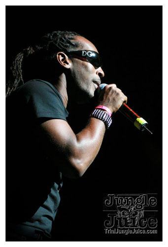 machel_montano_msg_2008-048