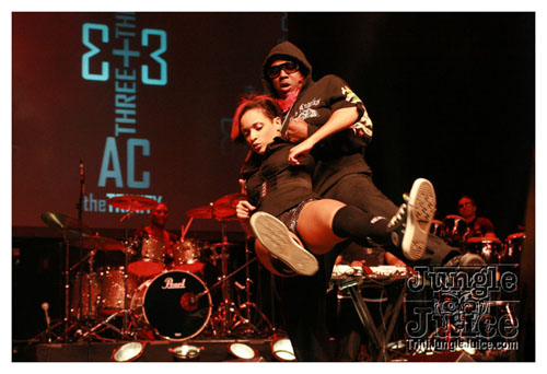 machel_montano_msg_2008-062