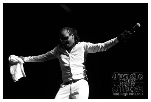 machel_montano_msg_2008-078