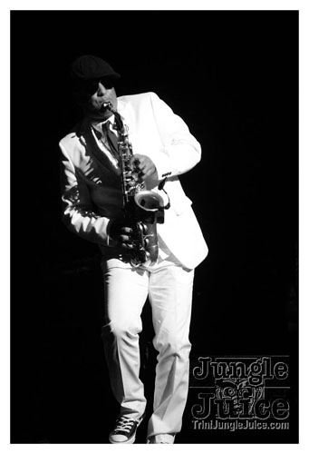 machel_montano_msg_2008-090