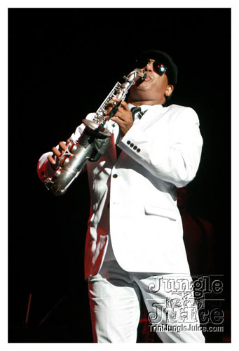 machel_montano_msg_2008-092