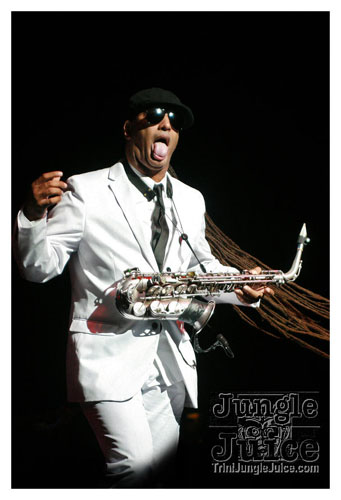 machel_montano_msg_2008-093