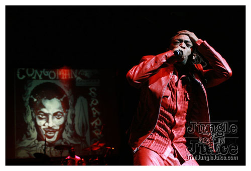 machel_montano_msg_2008-104